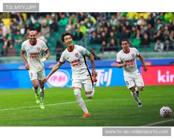 韦世豪禁区外突放冷箭破门助蓉城取胜